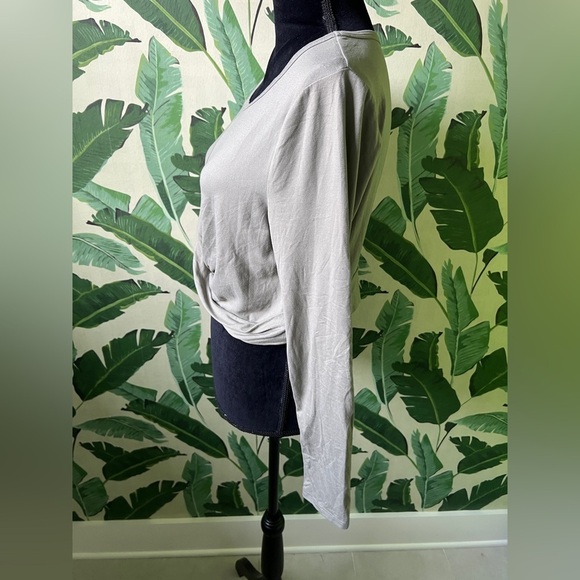 Harmony Balance Sage Green Cross Front Long Sleeve Cropped Top Size L - Picture 2 of 5